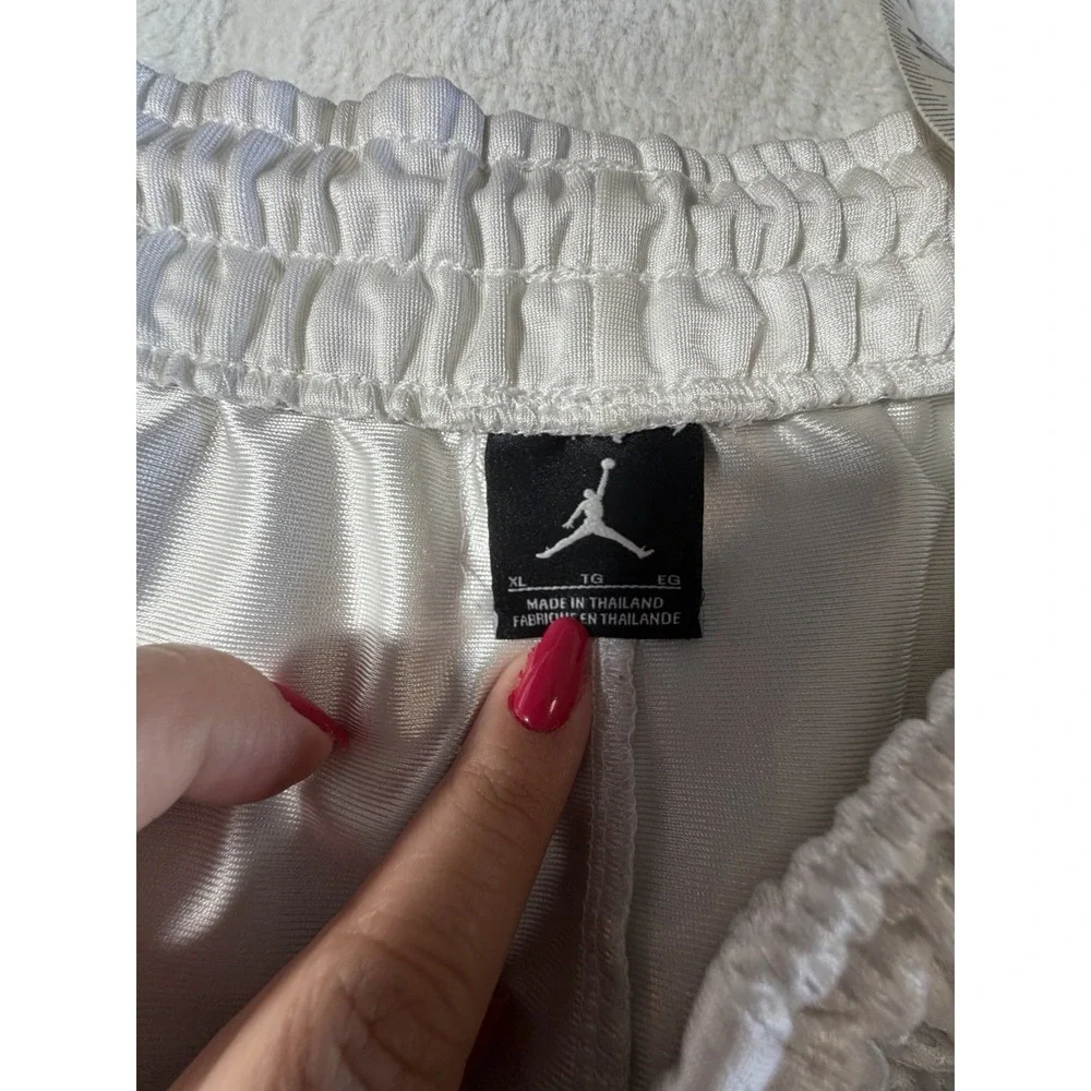 Jordan Vintage Shorts Mens XL White Baggy Basketball
